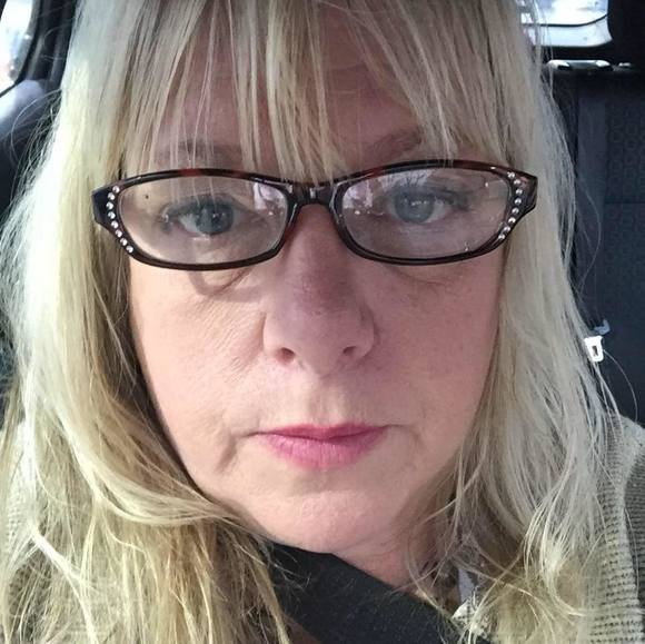 Meet your Posher, Renee - Picture 1 of 1